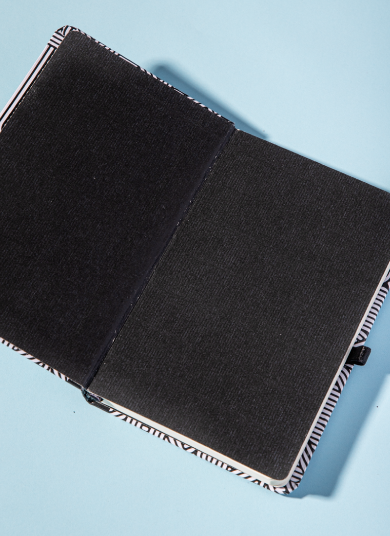 Sketchbook Raya negra