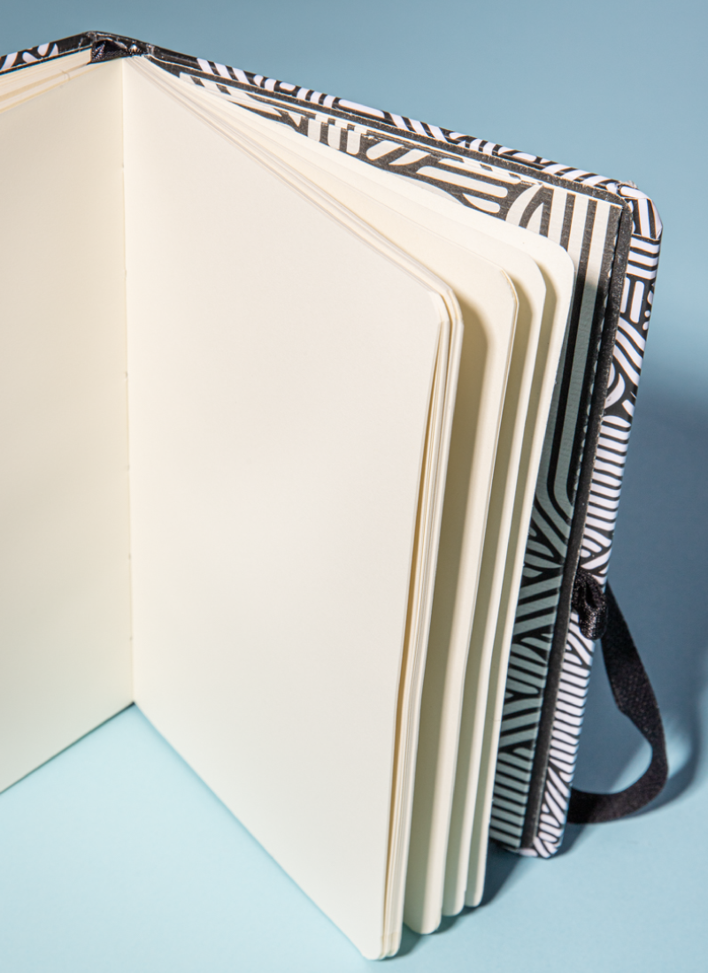 Sketchbook Raya negra